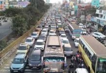 சிங்கப்பெருமாள் கோவில்: கடும் போக்குவரத்து நெரிசல்