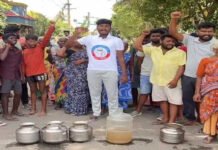 குடிநீரில் கழிவுநீர் கலப்பு; பொதுமக்கள் சாலை மறியல்