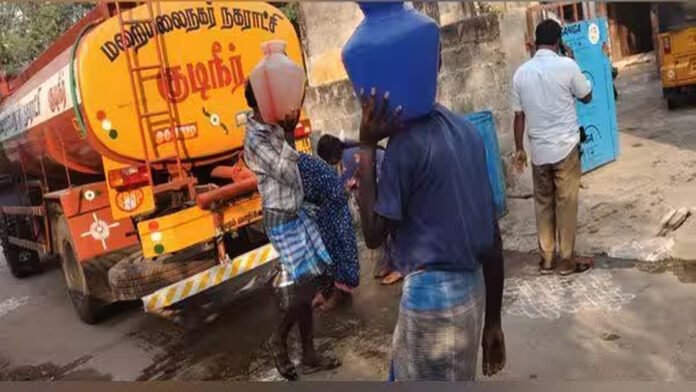 WATER TANK LORRY
