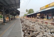 வைகை எக்ஸ்பிரஸ் நடுவழியில் நிறுத்தம், தென் மாவட்ட ரயில் சேவை கடுமையாக பாதிப்பு!
